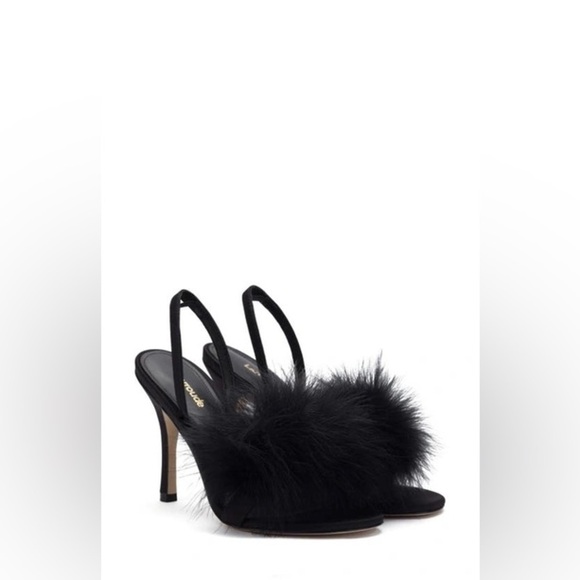 Marilyn Sandal
Larroude
brand: Larroude - Picture 3 of 12